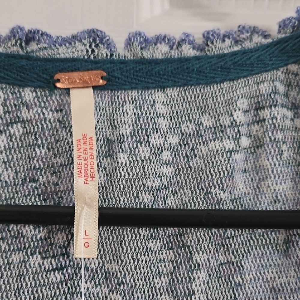 Blue Fitted Flutter Sleeve Crop Top - Picture 3 of 6